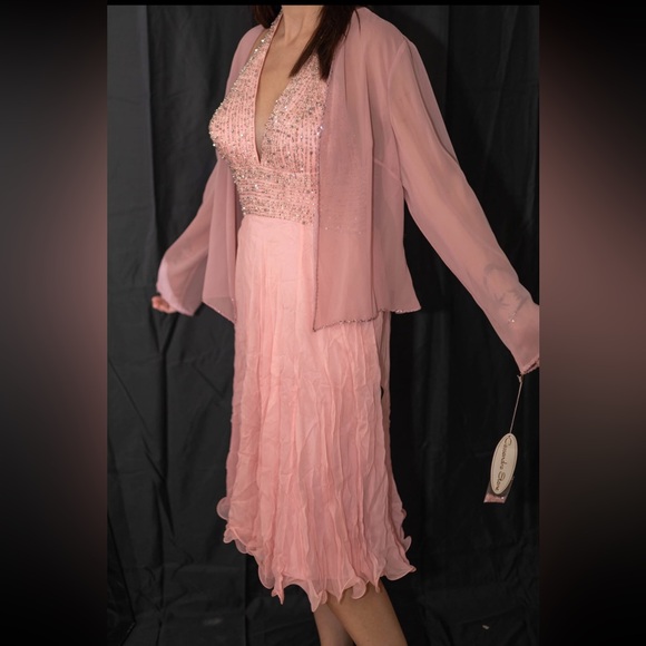 Cute short prom or wedding dress - Picture 2 of 3